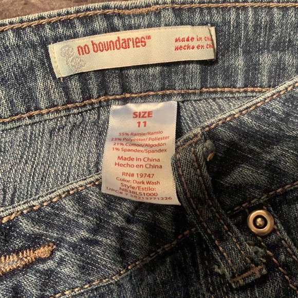 No boundaries jeans, worn once - Picture 3 of 3